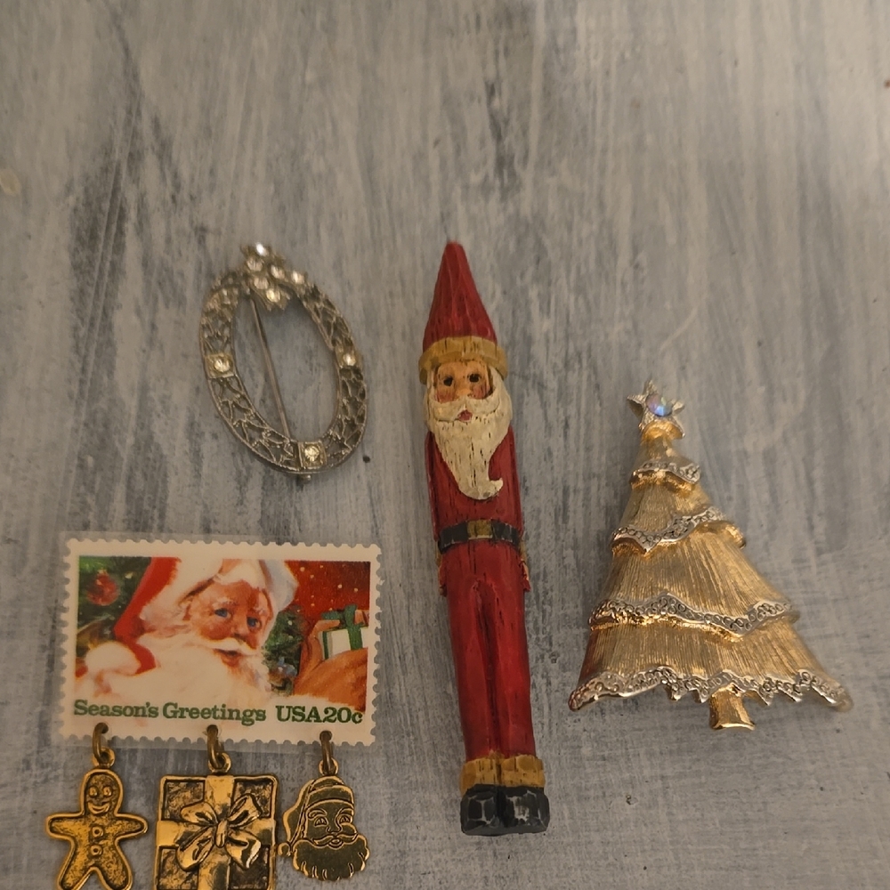 Festive Christmas Brooch Set